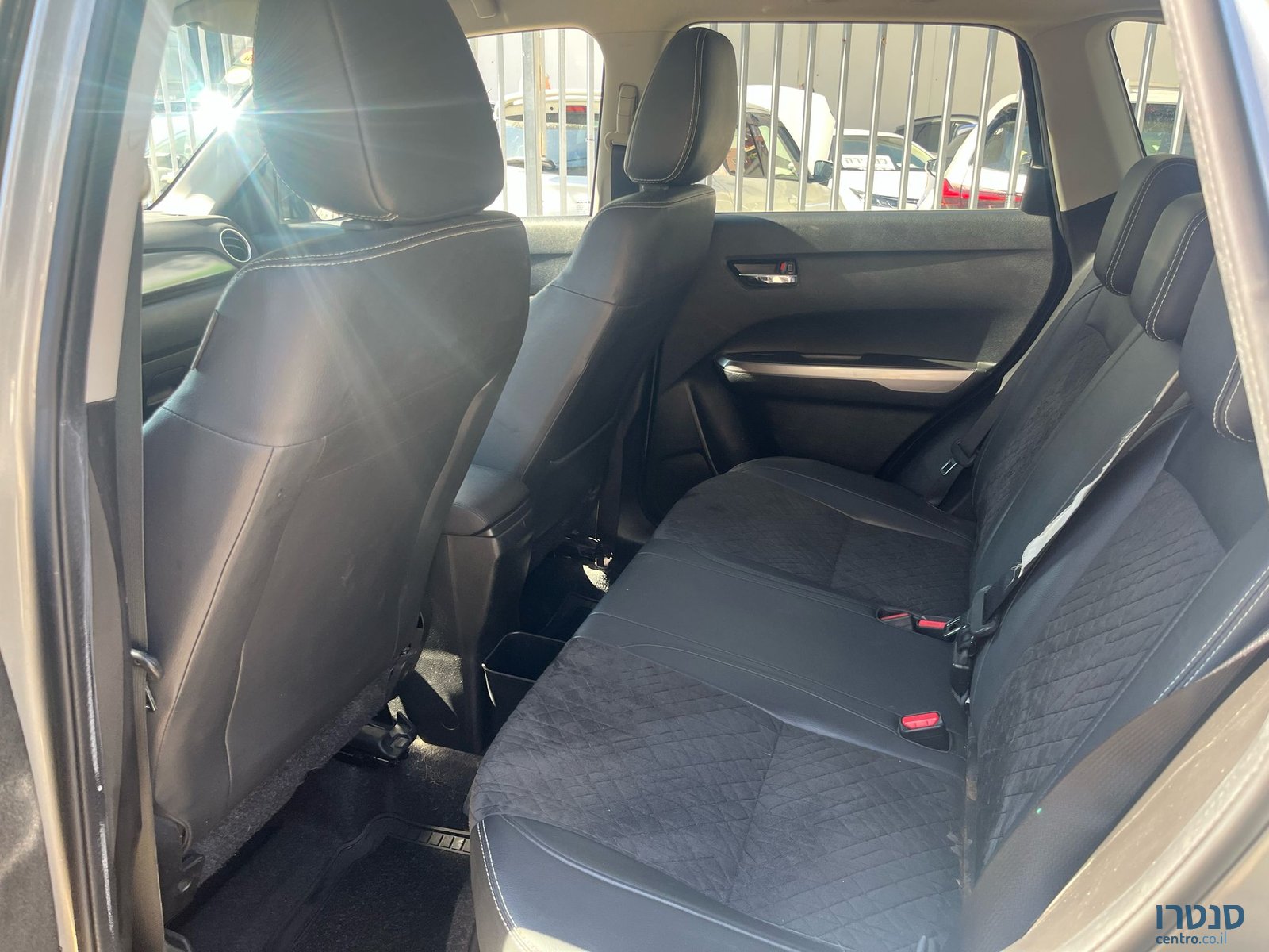 2020' Suzuki Vitara photo #3