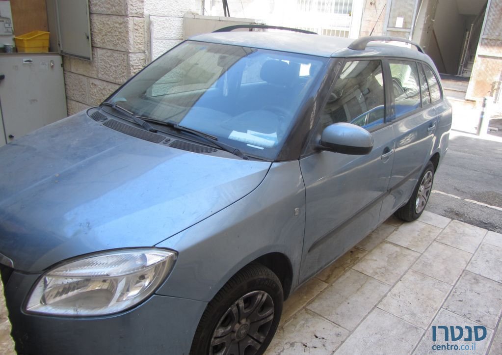2008' Skoda Fabia סקודה פאביה photo #2