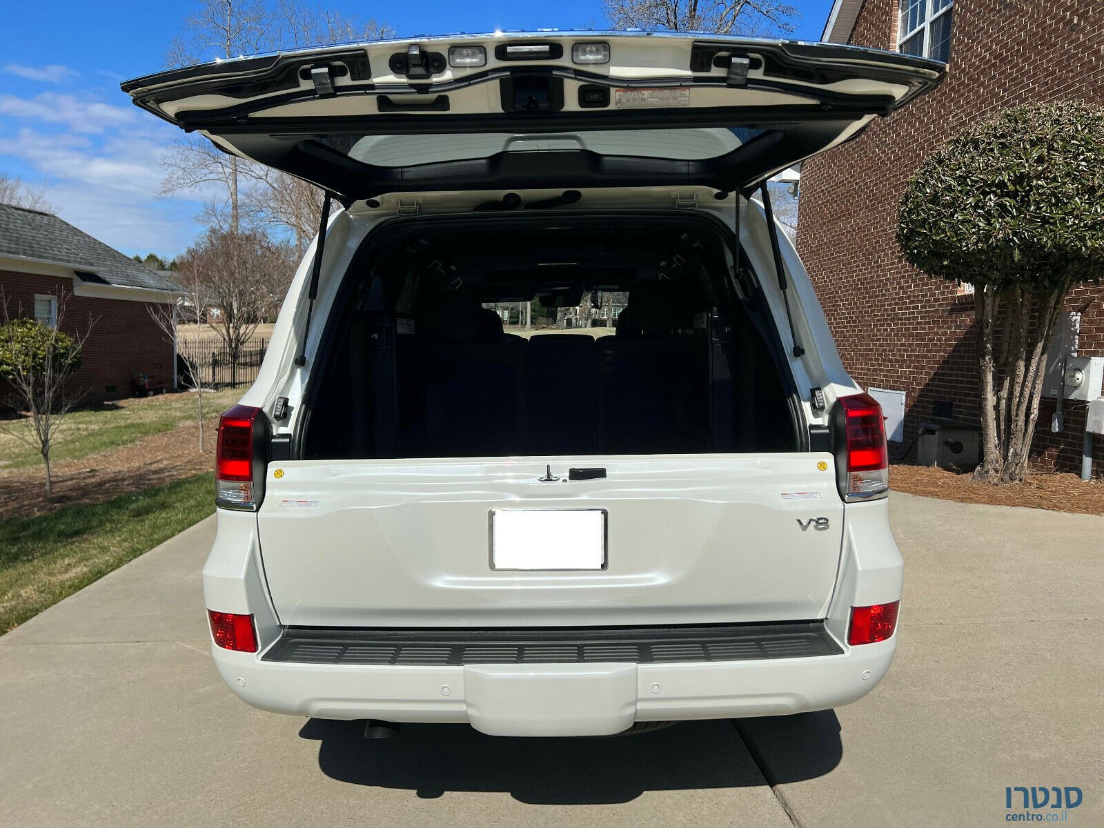 2021' Toyota Land Cruiser photo #5