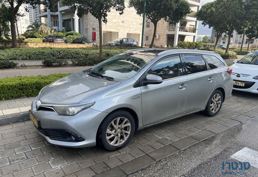 2016' Toyota Auris טויוטה אוריס photo #1