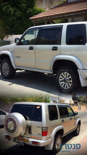 2002' Isuzu Trooper photo #3