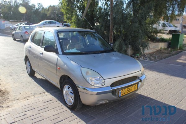 1999' Daihatsu Sirion photo #1