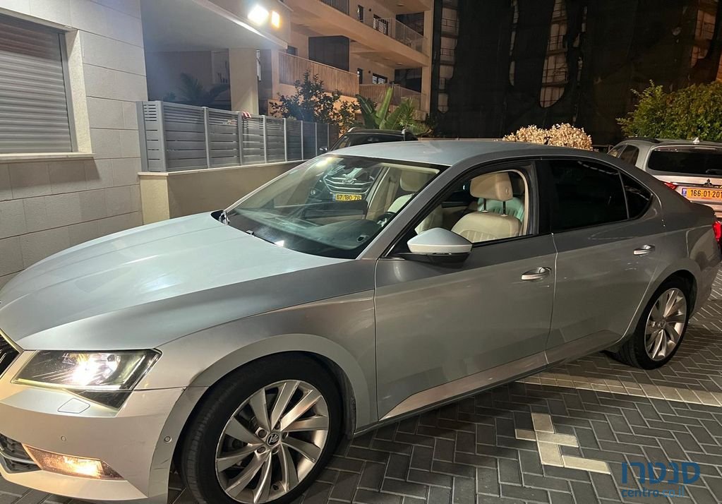 2018' Skoda Superb סקודה סופרב photo #5