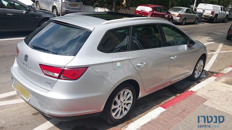 2015' SEAT Leon photo #2