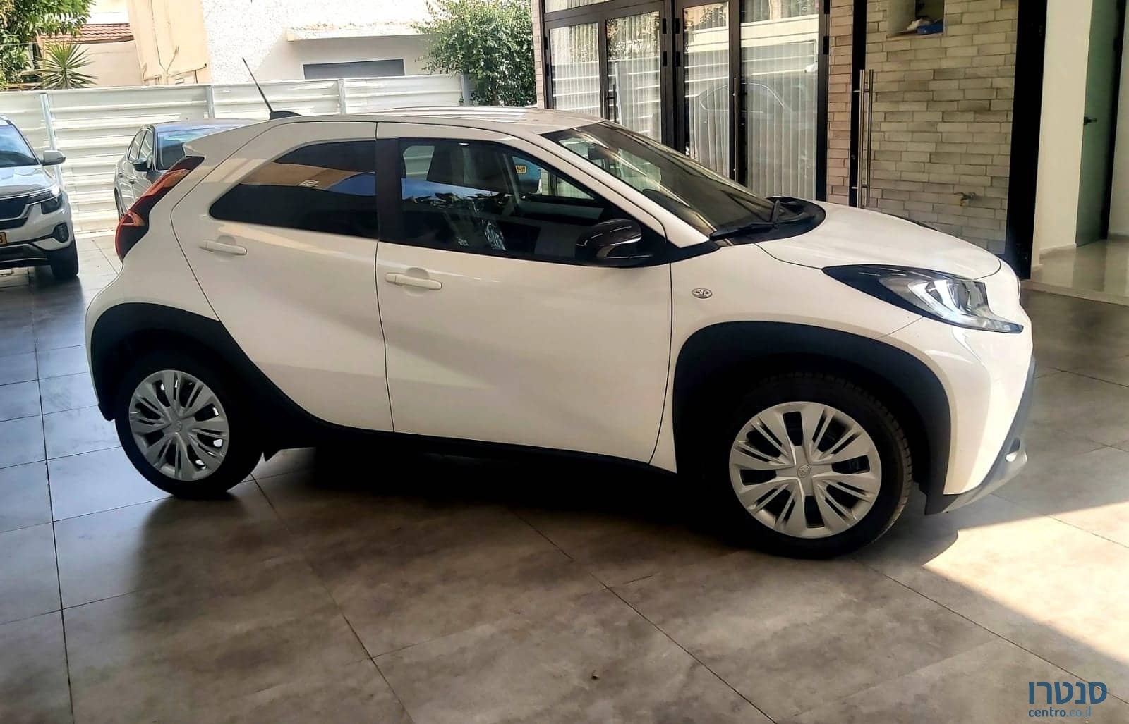 2022' Toyota Aygo photo #3