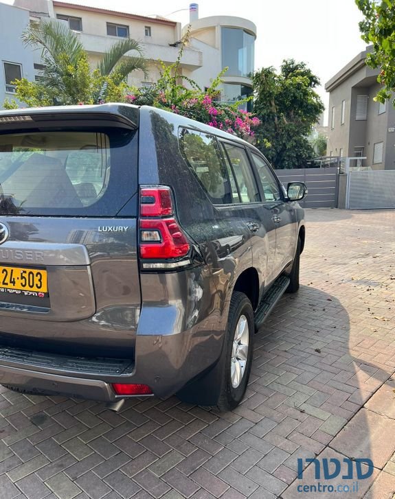 2022' Toyota Land Cruiser טויוטה לנד קרוזר photo #6