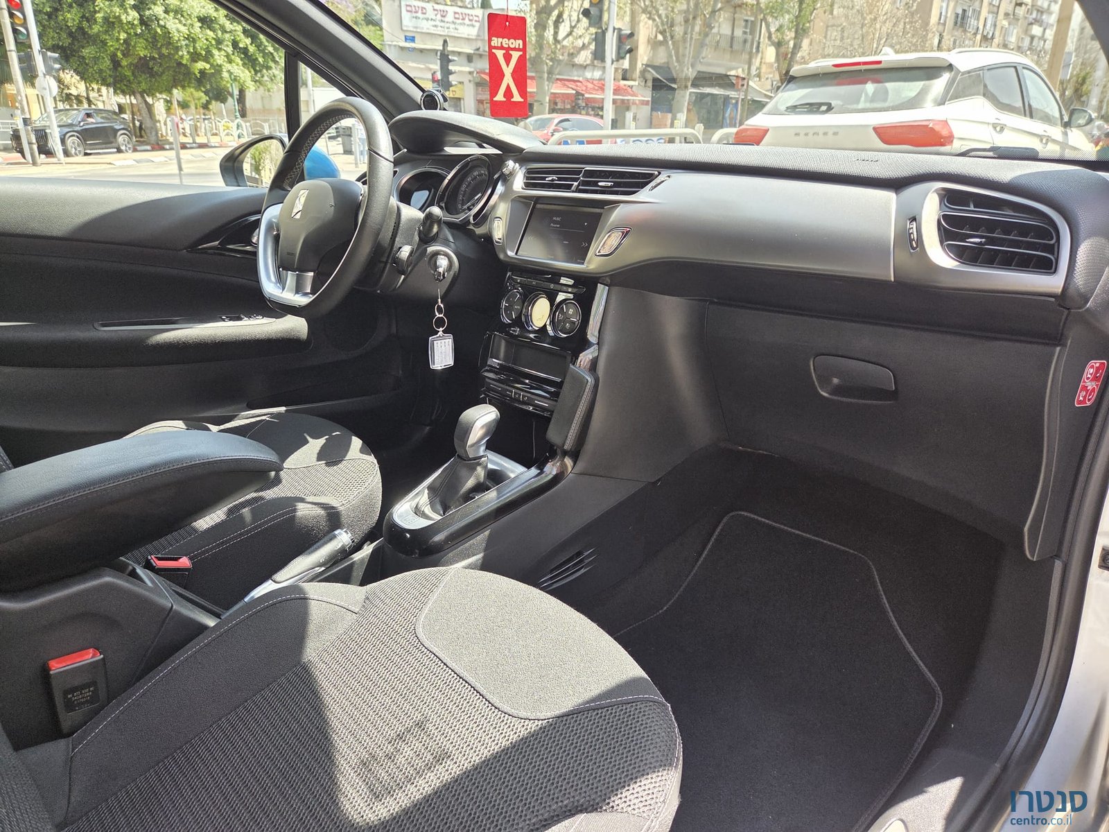 2017' DS Automobiles DS 3 photo #3