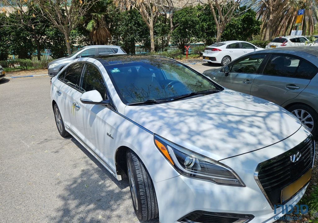 2017' Hyundai Sonata הייבריד photo #2