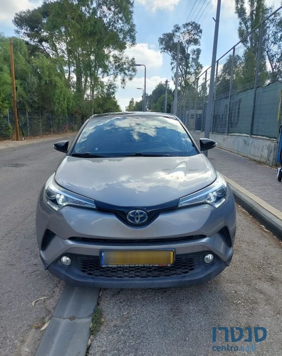 2018' Toyota C-HR טויוטה photo #3