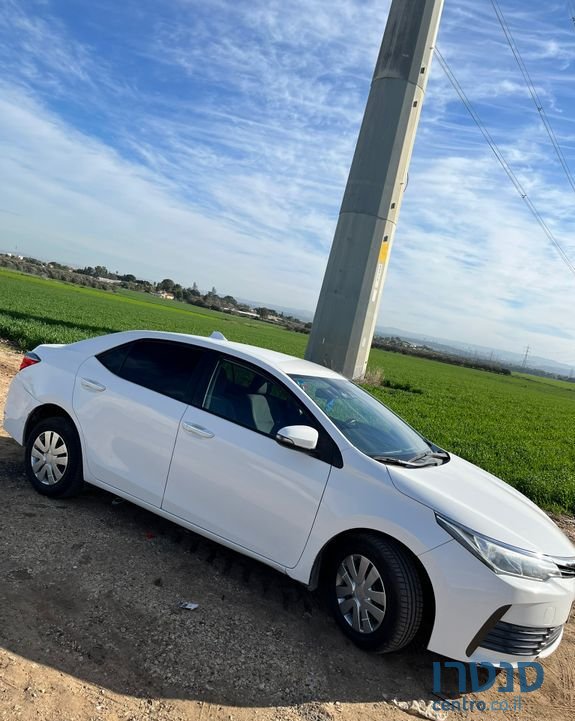 2018' Toyota Corolla טויוטה קורולה photo #2