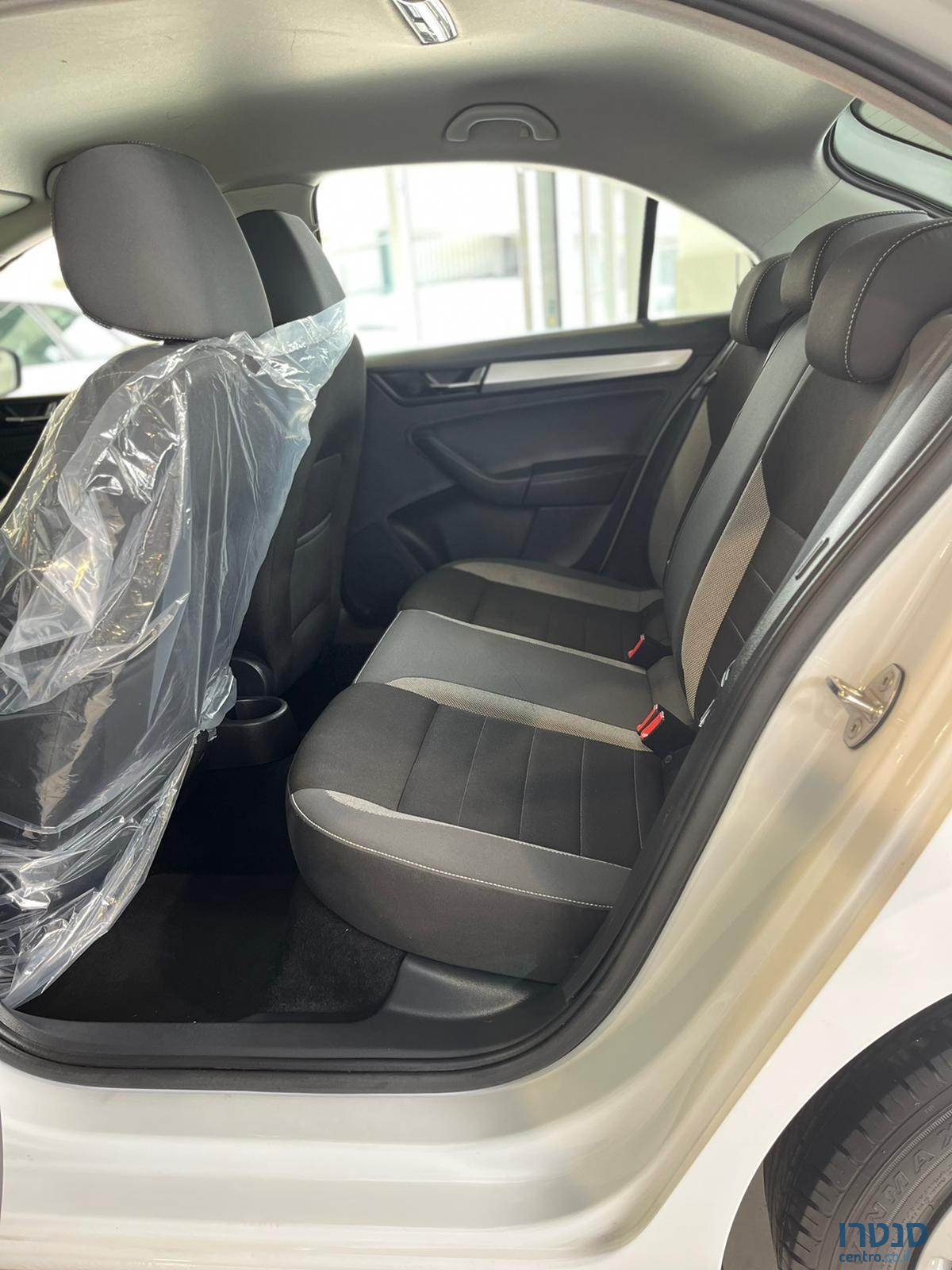 2018' Skoda Rapid photo #5