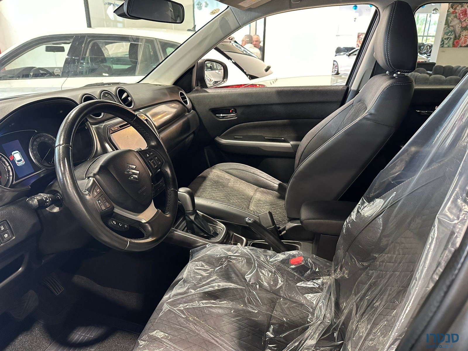 2021' Suzuki Vitara photo #5