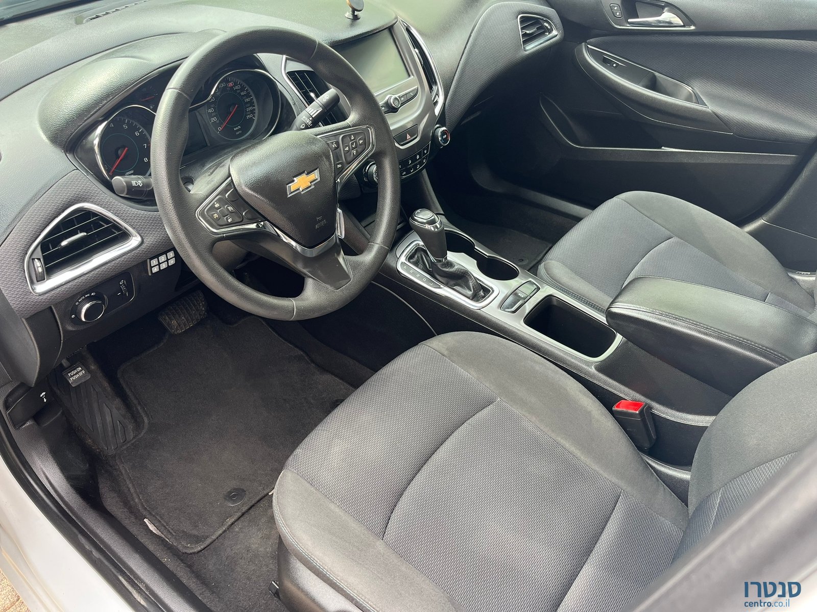 2018' Chevrolet Cruze LT photo #4