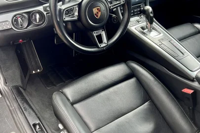 2018' Porsche 718 פורשה