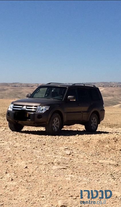 2011' Mitsubishi Pajero מיצובישי פג'רו photo #1