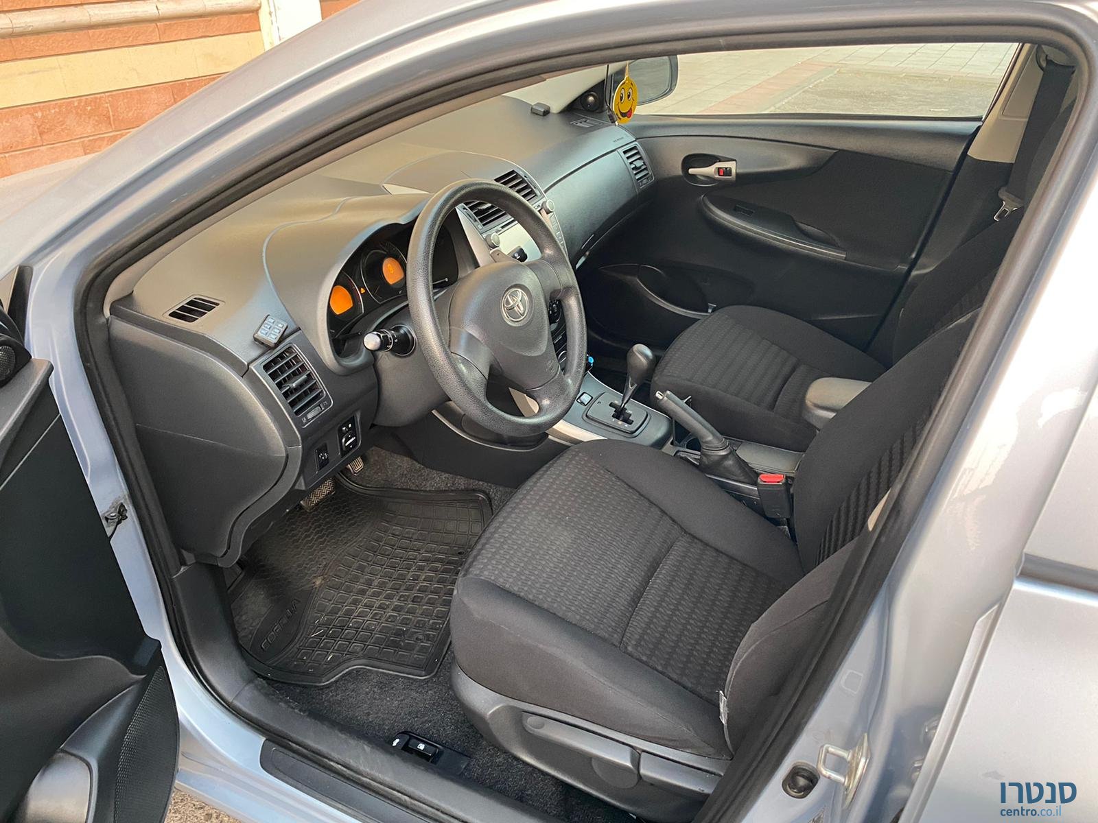 2008' Toyota Corolla photo #5