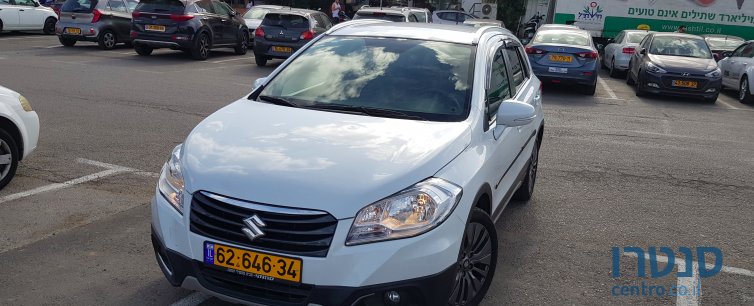 2015' Suzuki SX4 photo #1