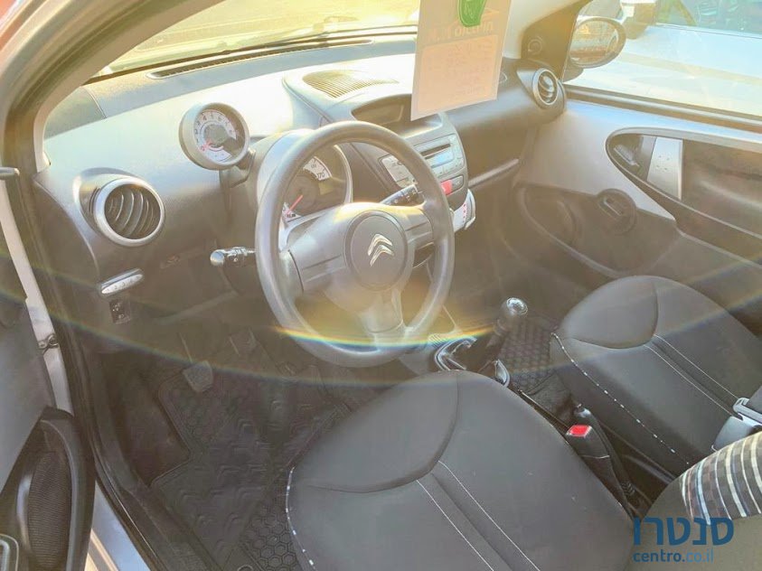 2012' Citroen C1 photo #2