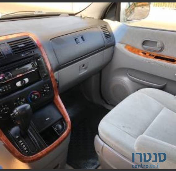 2006' Kia Carnival photo #3