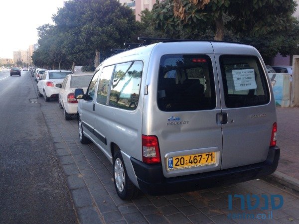 2010' Peugeot Partner photo #2