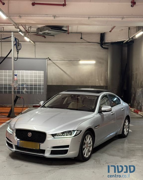 2017' Jaguar XE יגואר photo #3