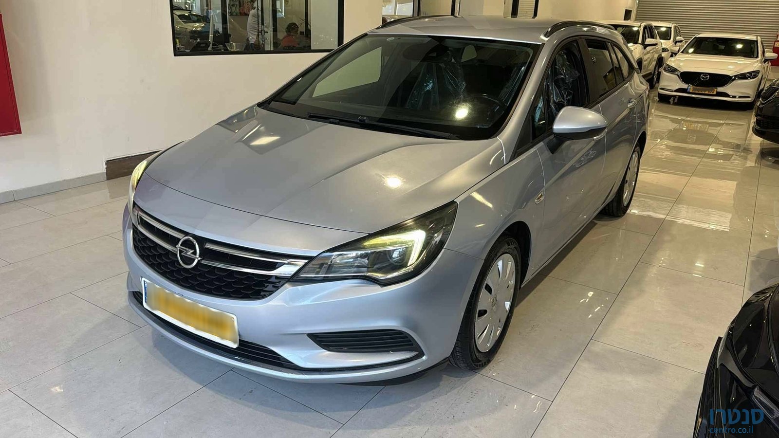 2018' Opel Astra photo #1