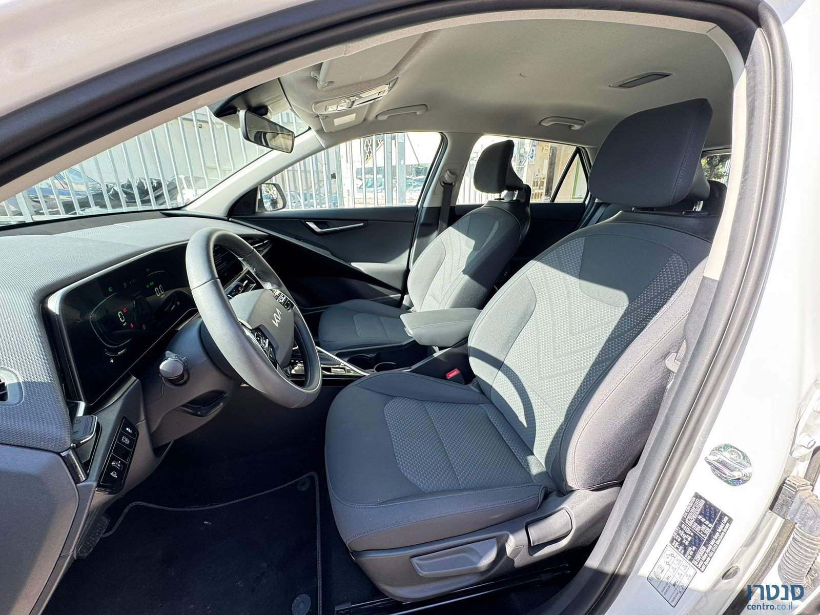 2025' Kia Niro פלאגין photo #3