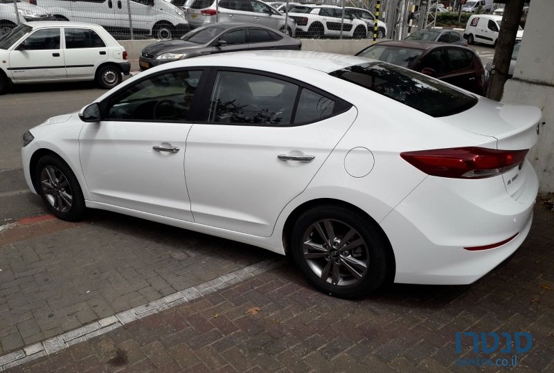 2017' Hyundai i35 photo #2