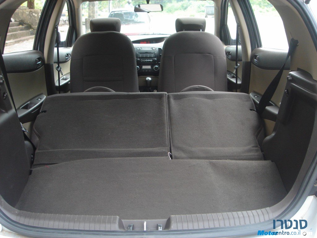 2012' Hyundai i20 photo #2