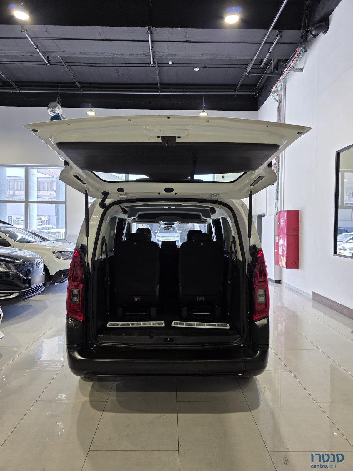 2022' Citroen Berlingo Maxi photo #5