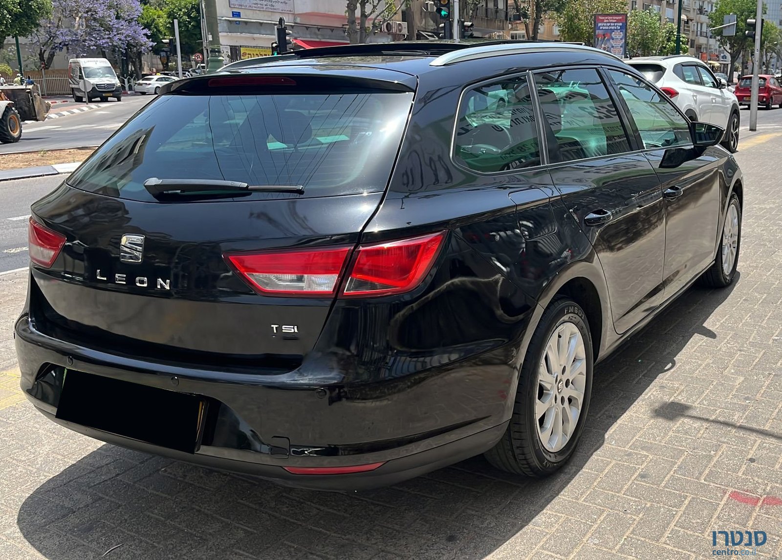 2016' SEAT Leon photo #2