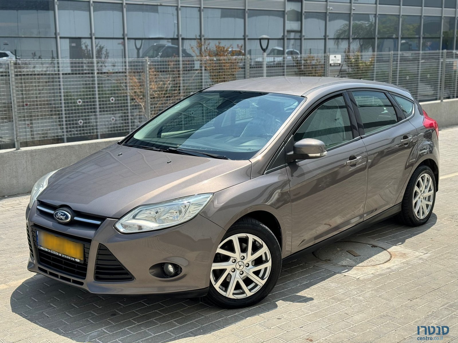 2014' Ford Focus photo #1