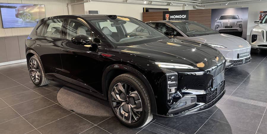 Hongqi EHS7