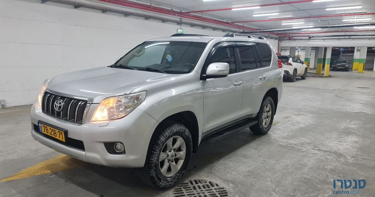 2010' Toyota Land Cruiser טויוטה לנד קרוזר photo #2