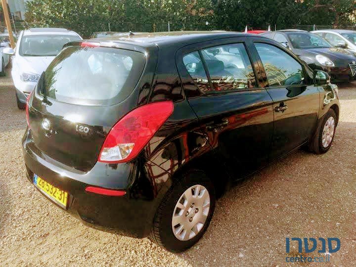 2013' Hyundai i20 photo #2