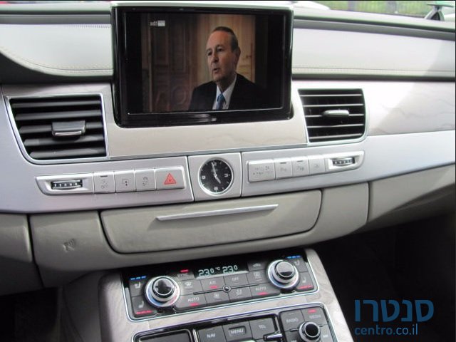 2015' Audi A8 photo #3