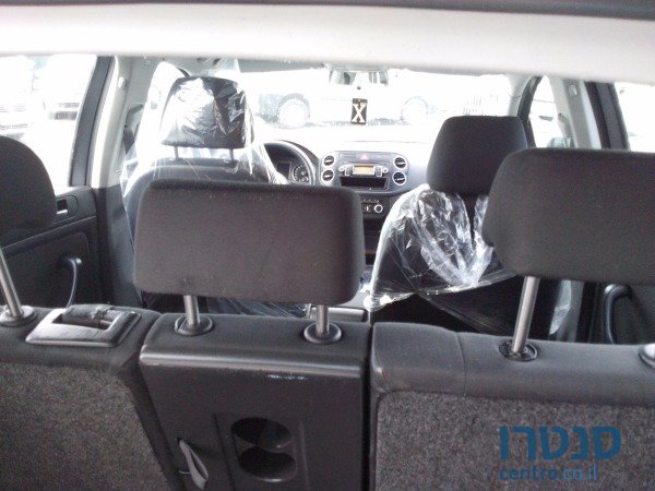 2010' Volkswagen Golf photo #5