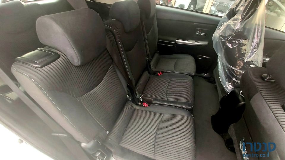 2019' Toyota Prius photo #6