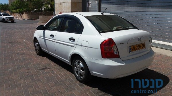 2009' Hyundai Accent photo #3