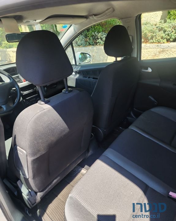 2010' Peugeot 207 פיג'ו photo #2