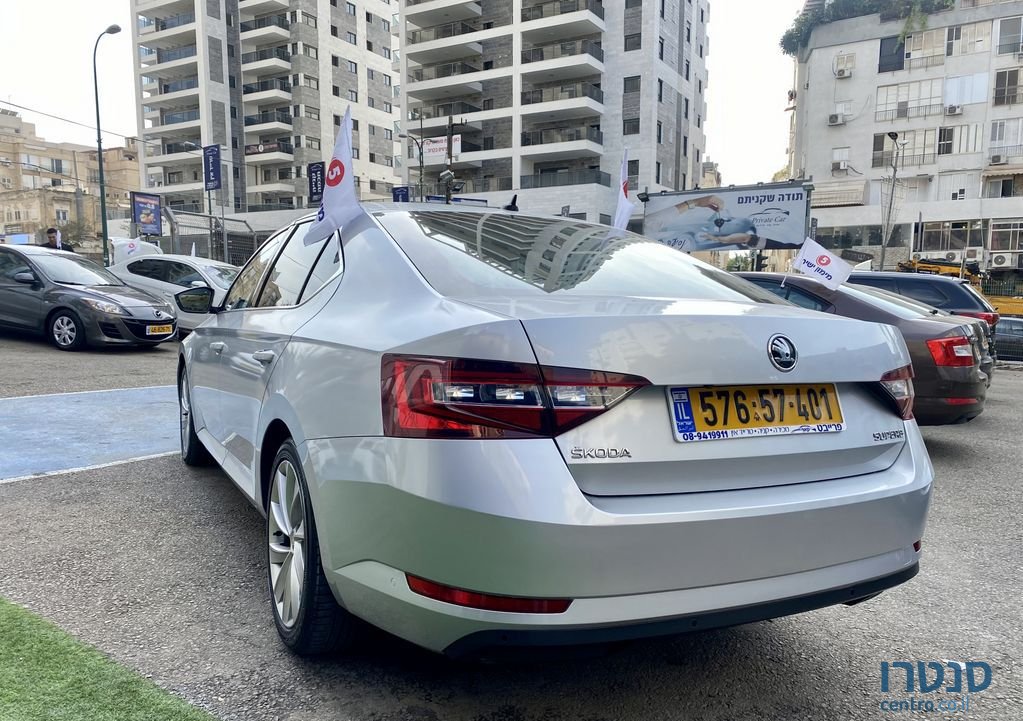 2018' Skoda Superb סקודה סופרב photo #3