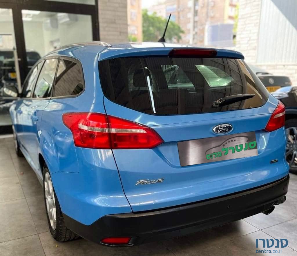 2017' Ford Focus photo #3