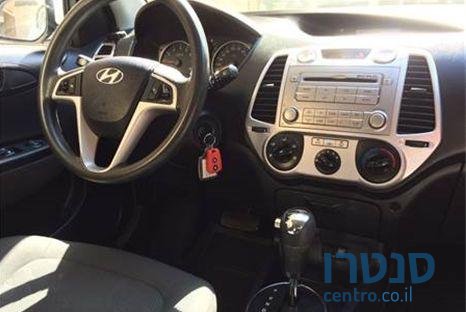 2012' Hyundai i20 יונדאי photo #3
