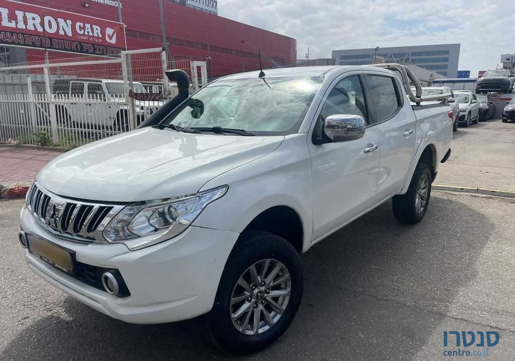 2016' Mitsubishi L200 4X4 מיצובישי טרייטון photo #1