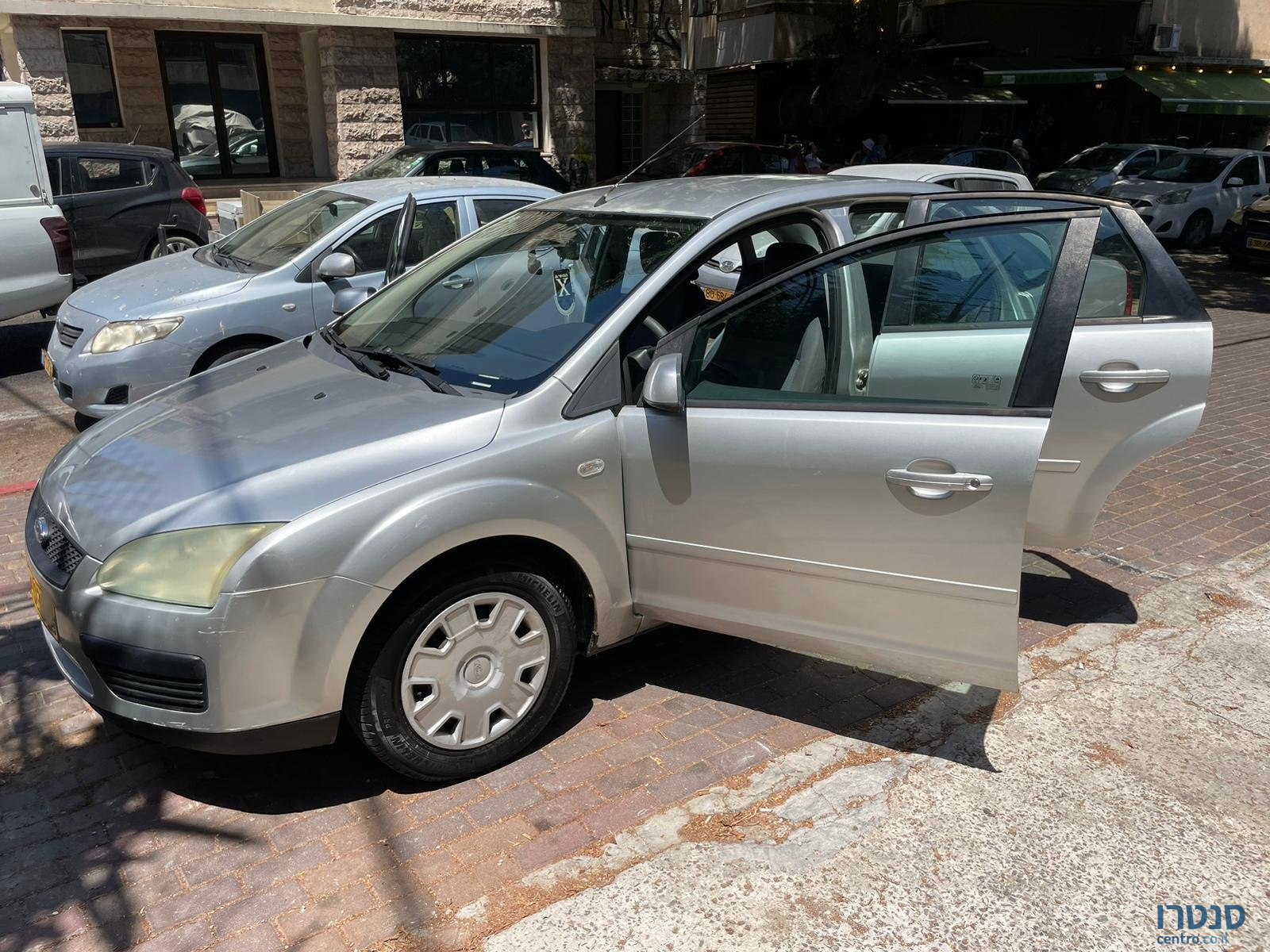 2009' Ford Focus photo #4