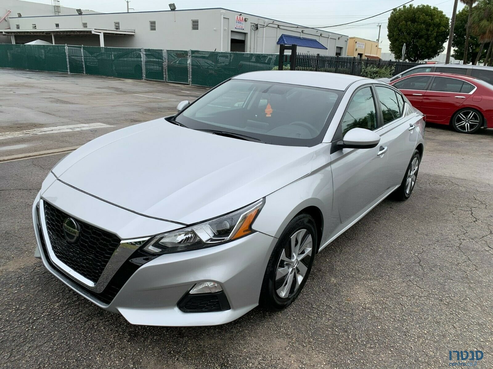 2020' Nissan Altima photo #1