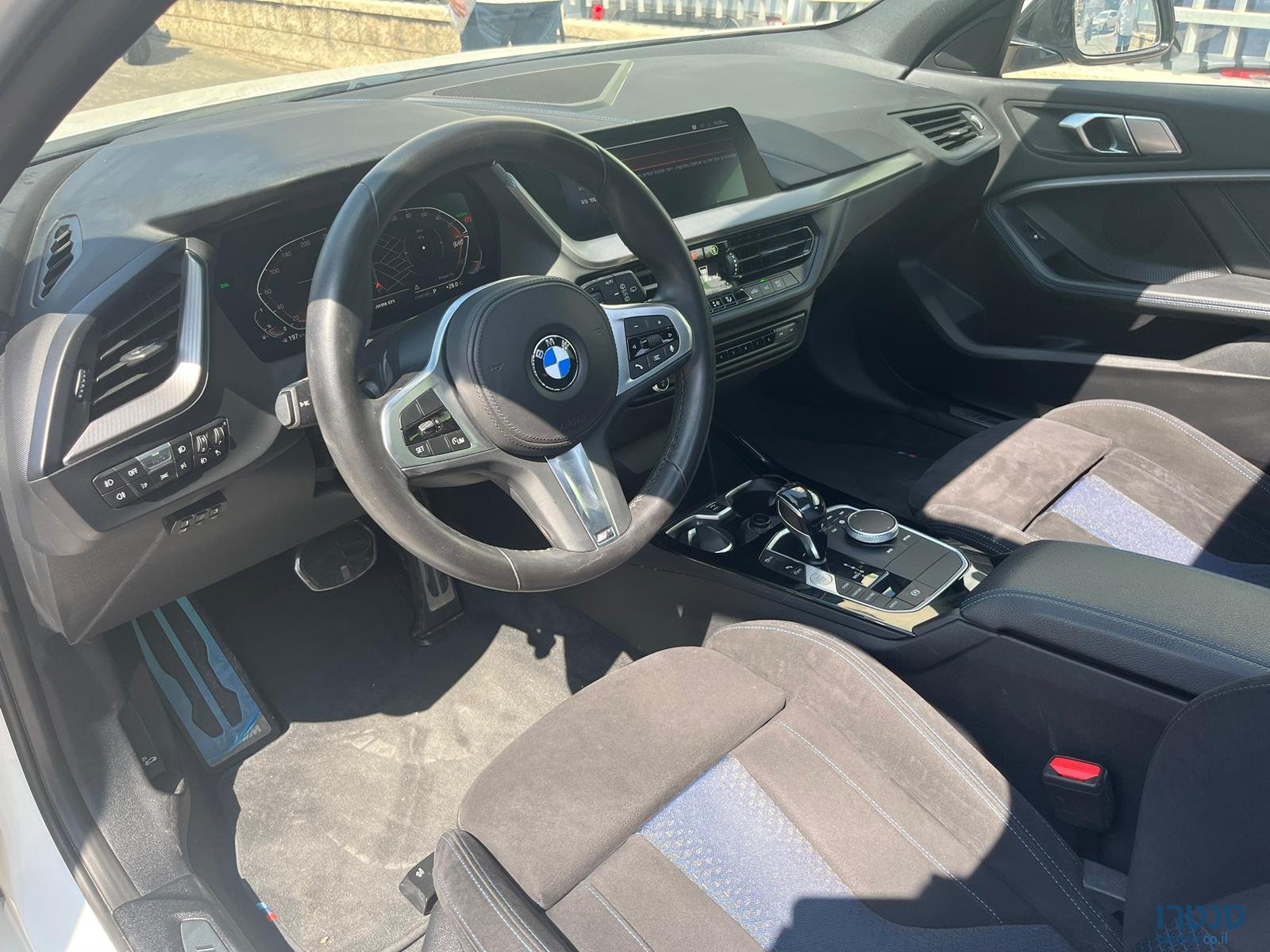 2021' BMW 118 photo #4