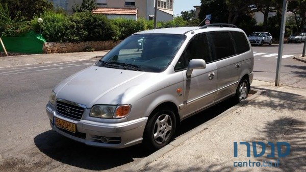 2004' Hyundai Trajet photo #1