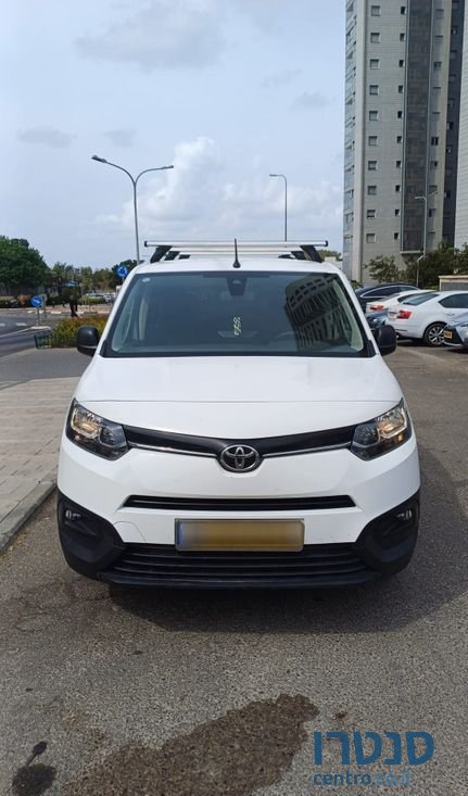 2021' Toyota Prius טויוטה פרואייס photo #1