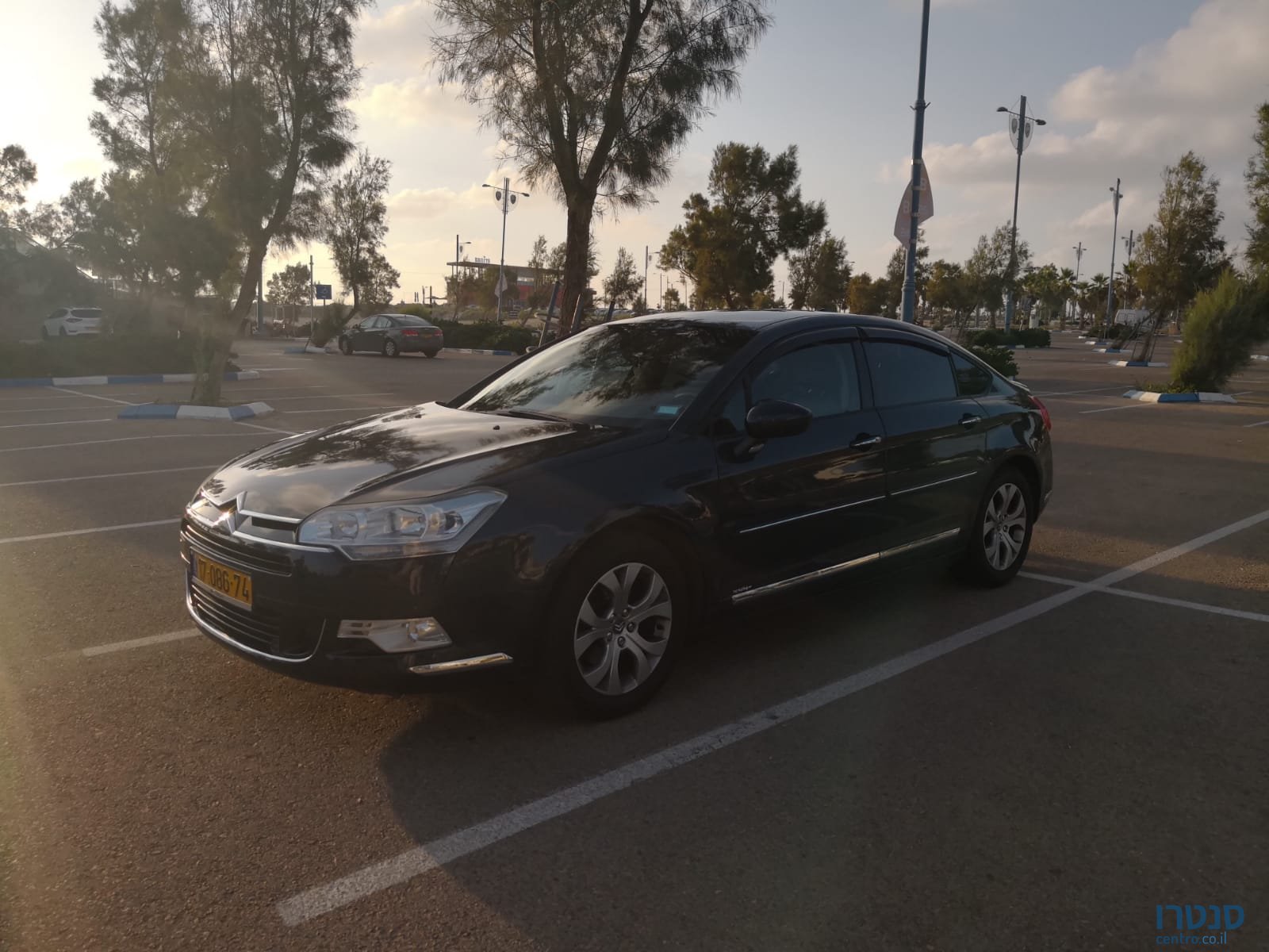 2010' Citroen C5 photo #3